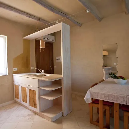 Stylish One Bedroom Just A Few Steps From The Sea Marinella (Sardinia)
